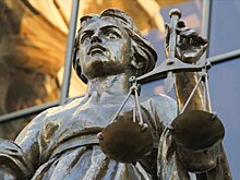 Суд в Екатеринбурге разрешил печатать фото памятников в книгах без согласия правообладателя