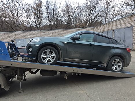У жителя Ижевска изъяли BMW X6 за долг в 1,6 млн рублей