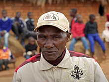 OC: африканец, у которого 16 жен, 104 сына и 144 внука, не помнит все их имена