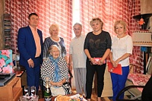 Жительницу Крюково поздравили со 100-летним юбилеем