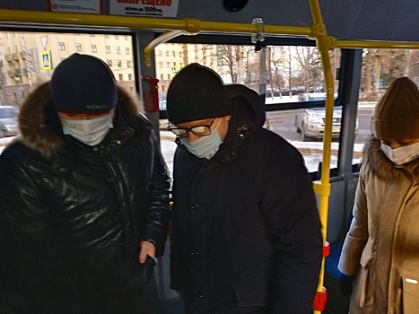 Студенты ЮУГМУ пожаловались губернатору на транспортные проблемы