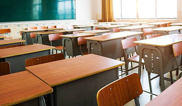 В Орле отменили занятия в школах после ночной атаки украинских дронов