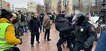 СК начал проверки из-за насилия в отношении силовиков в Москве