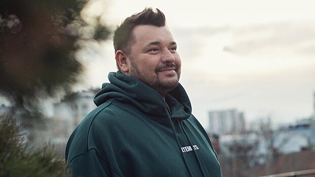 Сергей Жуков повторил скандальное видео, на котором блогер бросает младенца в сугроб