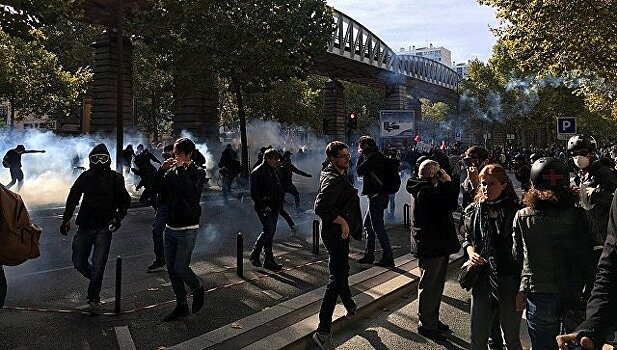 В Париже проходят протесты против трудовой реформы