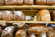 Пекари предложили запретить ретейлерам возвращать непроданный хлеб