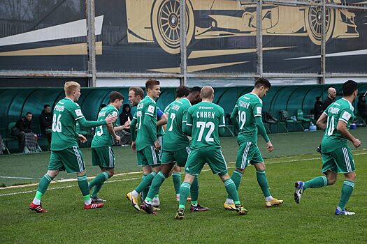 Футбольный «Енисей» уступил в Томске