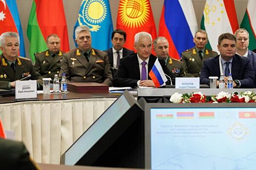 Министр обороны вручил медали «Золотая Звезда» отличившимся участникам СВО