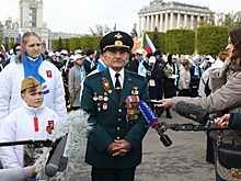 В шествии в честь Дня Победы на выставке «Россия» поучаствовали тысячи россиян
