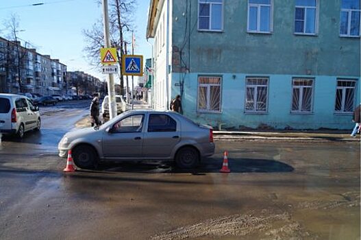В Орле под колёса «Рено» попала пенсионерка