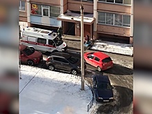 «Один упёрся, и второй тоже»: автомобилистка на Южном Урале заблокировала скорой выезд из двора