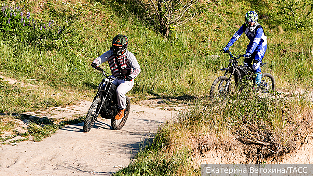 Детки на питбайках: с какого возраста можно ездить и нужны ли права?