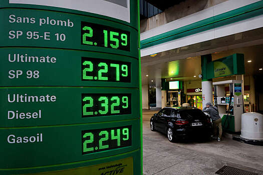 Эмбарго на российскую нефть взвинтило цены на бензин в Польше