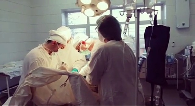 Краснодарские хирурги провели в Выселковской ЦРБ экстренную операцию
