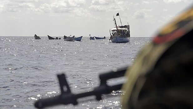 Индия направила свой военный корабль к захваченному у Сомали судну