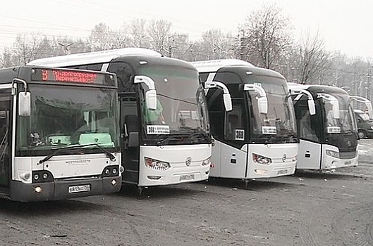 Количество автобусов на пяти маршрутах между Москвой и Подмосковьем увеличат в часы пик на 20-25%