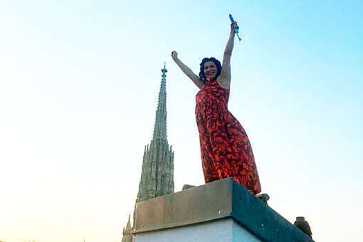 Анна Нетребко устроила вечеринку на крыше собственного пентхауса в центре Вены
