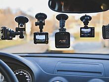 Могут ли оштрафовать за гаджеты и игрушки на лобовом стекле?