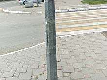 Власти тюменского поселка отремонтировали светофор скотчем