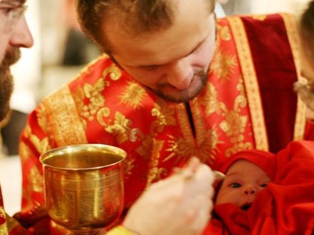 Дети в храме. Таинство евхаристии в православии. Таинство евхаристии. Причащаться в церкви ребенка. Таинство святого причащения (евхаристия).