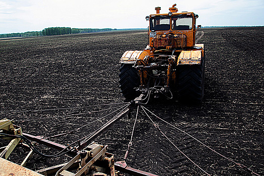 Весенне-полевые работы в Новосибирской области направят 17 млрд. рублей