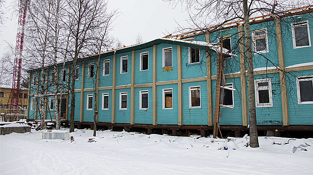 В Салехарде снесут аварийное здание стационара поликлиники на Комсомольской улице