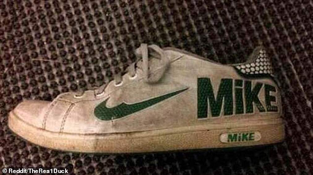 Просто сделай это! Ну или нет. Это должна была быть пара кроссовок Nike, но что-то пошло не так. Но ведь бренд Mike не менее известный? Фото предоставил некий TheRea1Duck из США.