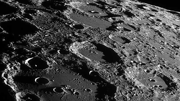 NASA рассмотрит участие частных компаний в доставке грузов на Луну