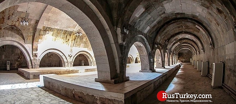 Караван-сарай в Ыгдыре привлекает иностранных туристов