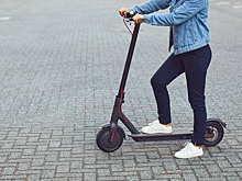 Москвич ехал с ребенком на электросамокате со скоростью 50 км/ч — делом занялась полиция