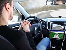 Исследования показывают: автопилот делает водителей беспечными и опасными