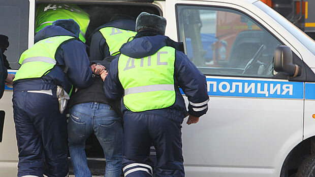 В Новой Москве задержаны супруги, в автомобиле которых найдено 9 кг различных наркотиков