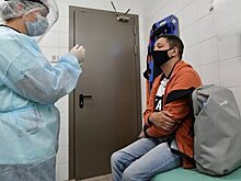 Попова заявила о благополучном преодолении первой волны COVID-19