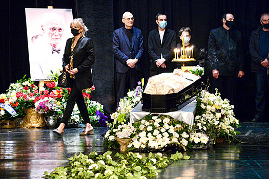 Кахи Кавсадзе похоронили в Тбилиси