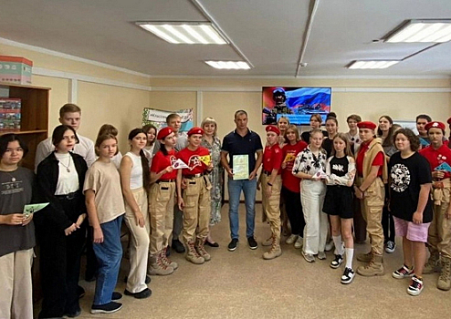 Участник СВО из Новосибирской области провёл для юнармейцев урок мужества