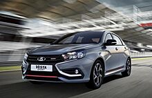 Автогонщик проверил LADA Vesta Sport на треке