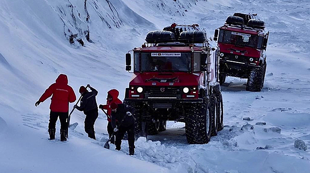 «Въехали на Ямал»: известный путешественник Булычев посетил нефтяные месторождения Ямала