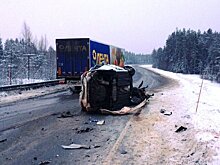 На трассе «Кола» молодой водитель уснул за рулем и врезался в фуру