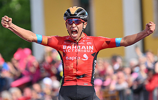 Колумбиец Буитраго выиграл 17-й этап веломногодневки «Джиро д'Италия»