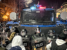 В Тбилиси начались столкновения между спецназом и митингующими