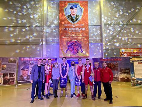 Нижегородские борцы завоевали 10 медалей на турнире по греко-римской борьбе