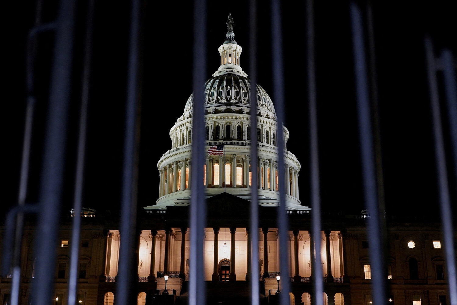 РИА Новости: Конгресс США 11 раз проталкивал санкции против России в 2025 году