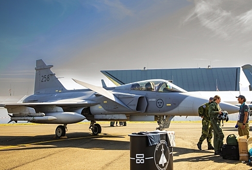 Швеция рассмотрит продажу истребителей Gripen Украине
