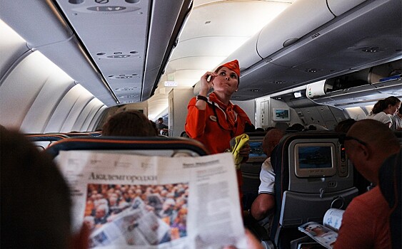 Бразильские фанаты довели стюардессу "Аэрофлота" до истерики. Видео, которое сделает ваш день