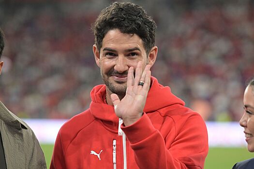 Экс-игрок «Милана» намерен приобрести клуб Чемпионшипа