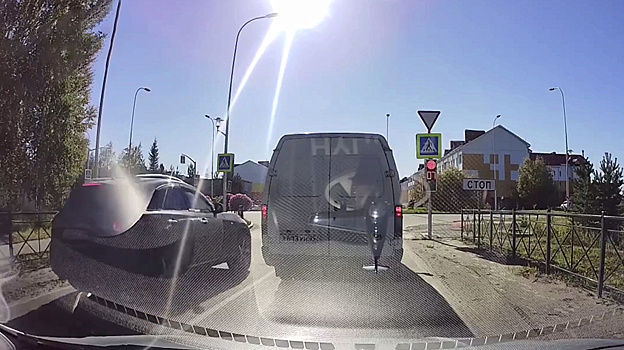 Ноябрьского лихача благодаря соцсетям наказали за выезд на встречную полосу