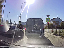 Ноябрьского лихача благодаря соцсетям наказали за выезд на встречную полосу