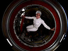 Астронавтка Саманта Кристофоретти повторила сцену из фильма Кубрика