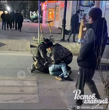 В центре Ростова задержали дебошира, который не давал проехать автомобилям