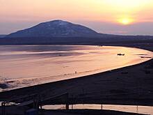 «Присыпанный пудрой» вулкан на Курилах показали на фото